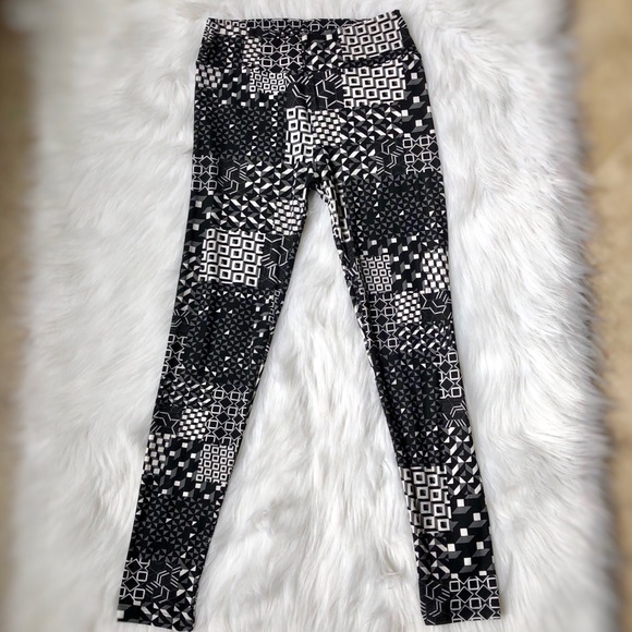 Lularoe Black Geometric Leggings MSRP $25 NWOT - Picture 3 of 6